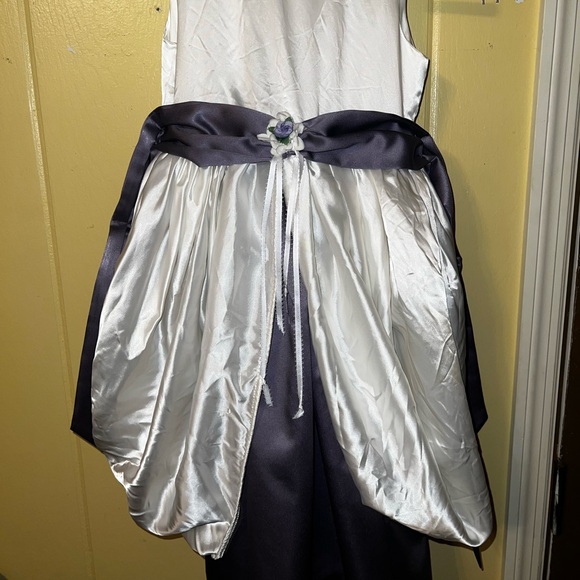 Girls White & Lilac Silk Floral Tied Back Formal Dress Flower Girl Dress - Picture 9 of 16